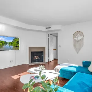Apartment Cozy 2 Bedroom & 2 Bathrooms By Beverly Hills With Free Parking, Los Angeles